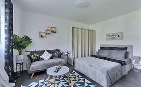Studio Renov*Fibre*Parking 3 Min Gare De St-Louis